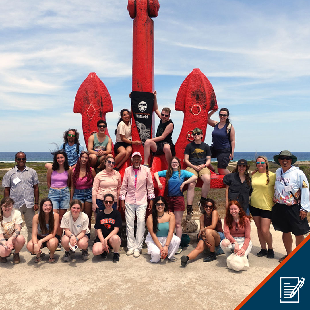 Undergraduate students examine Aruba